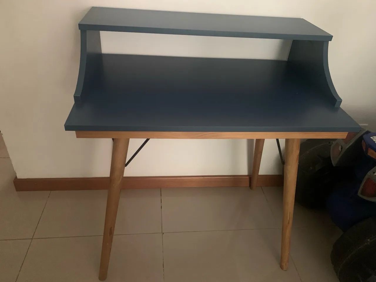 Escrivaninha infantil azul pé palito  - Foto 2