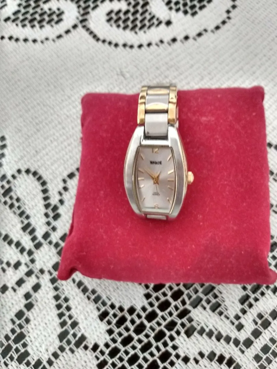 Relógio Mondaine Feminino Dourado e Prata Semi-Novo