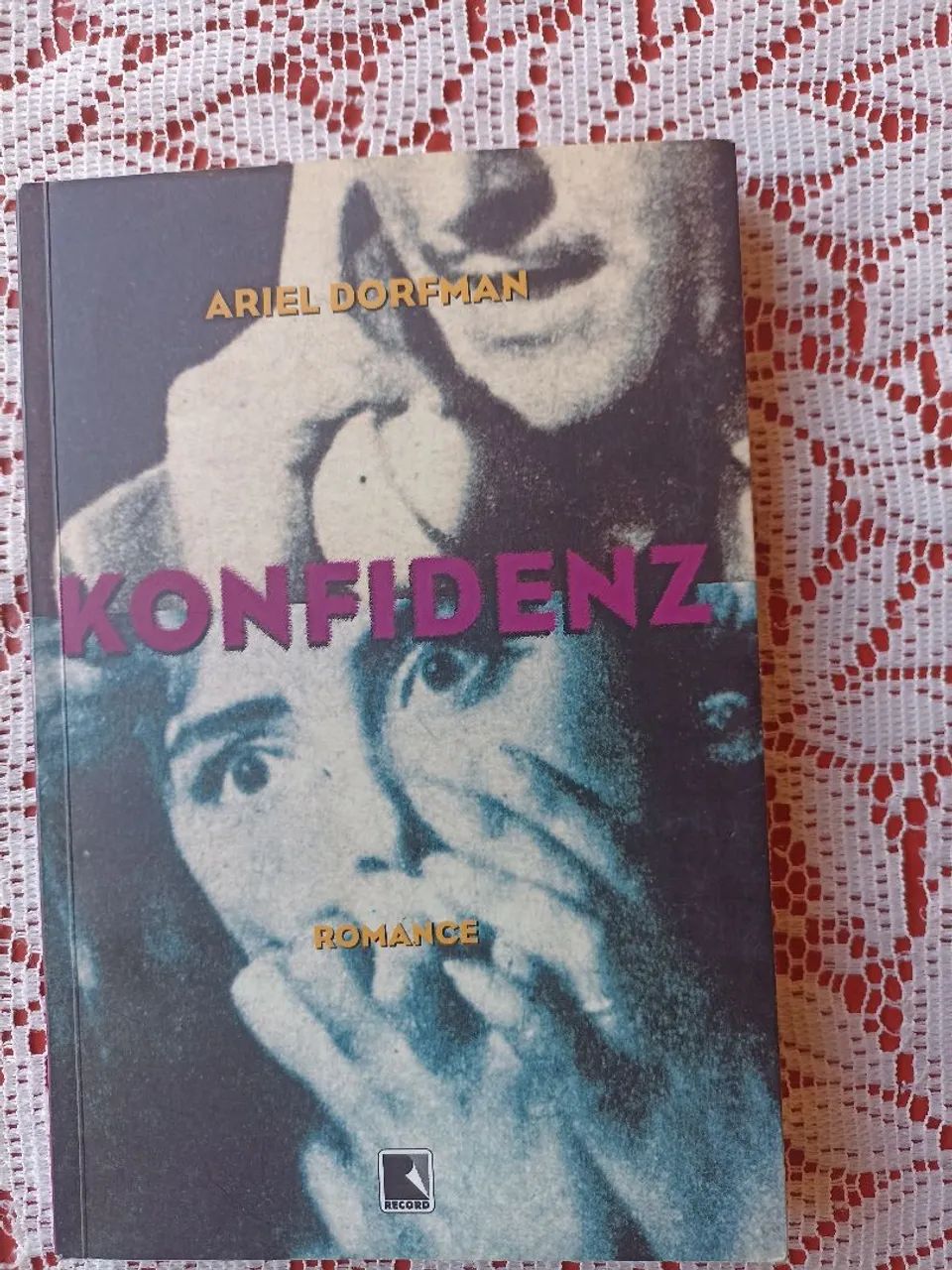 Livro Konfidenz - Ariel Dorfman