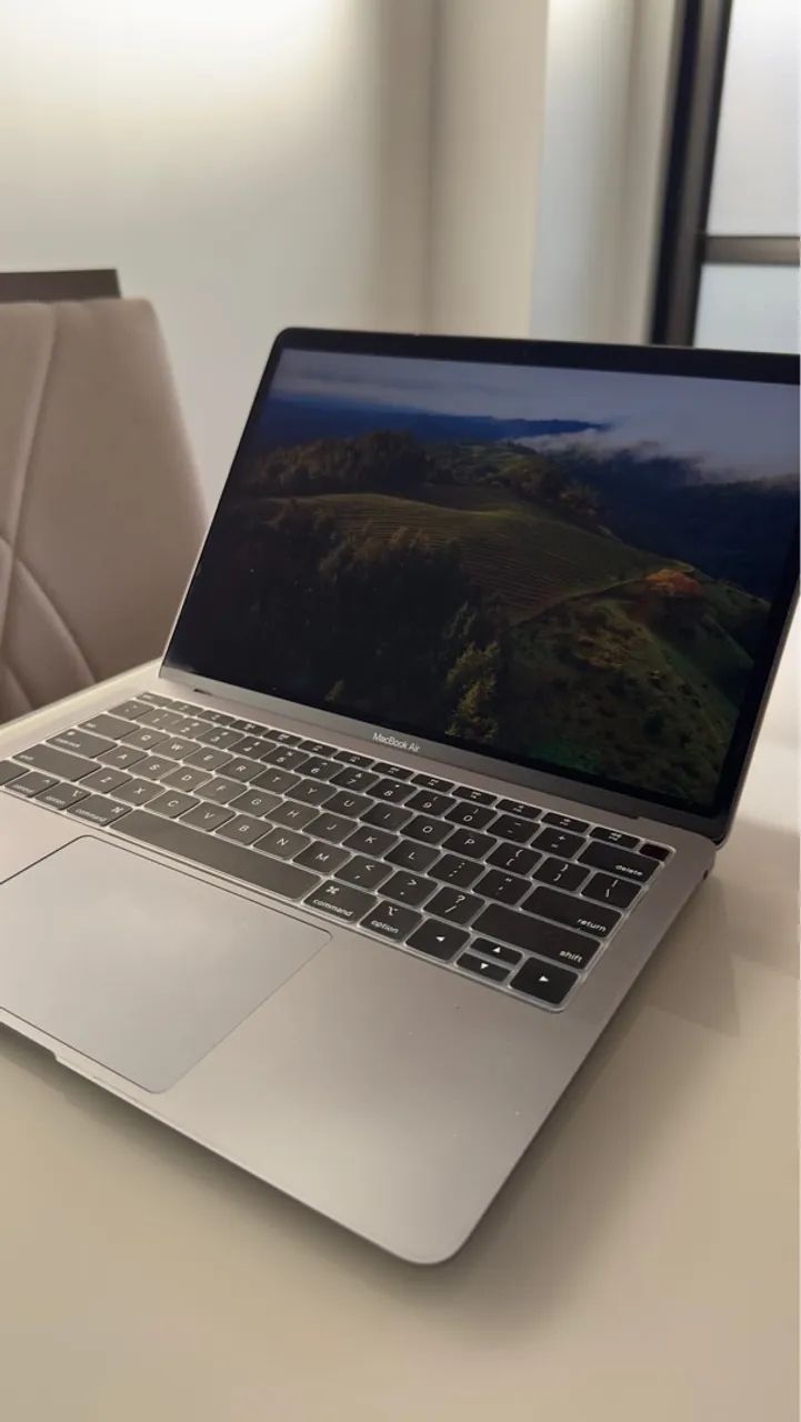 Apple MacBook Air 13インチ 2018 シルバー 128GB