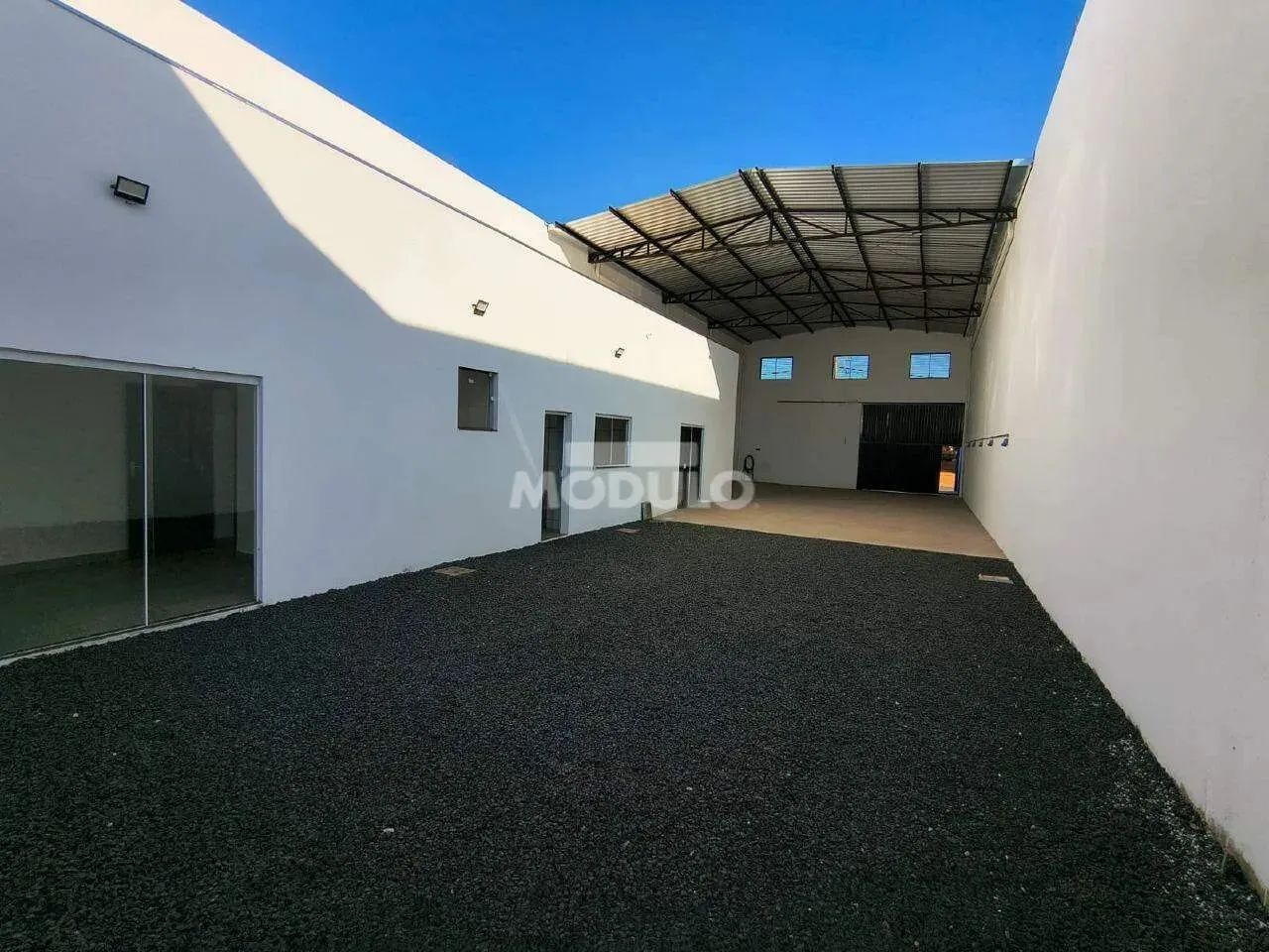 Barracão para locação bairro Daniel Fonseca - Foto 2