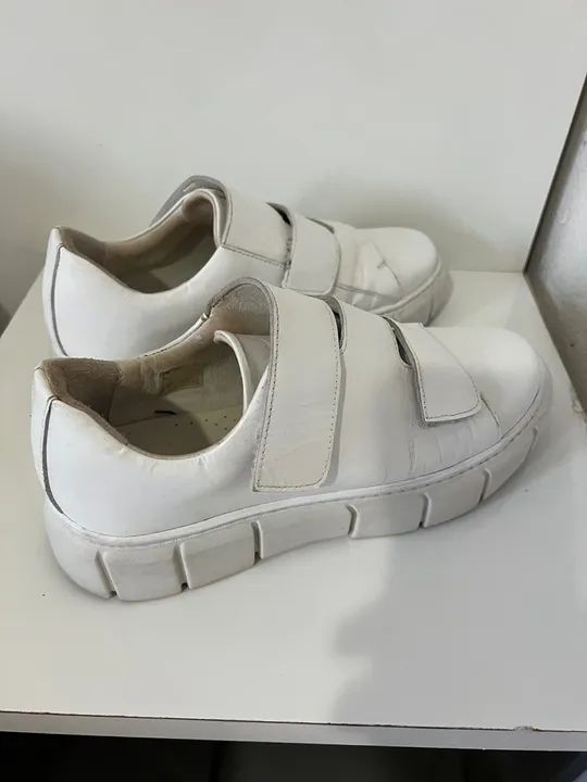 Sapatênis Branco com velcro N38 - Foto 4