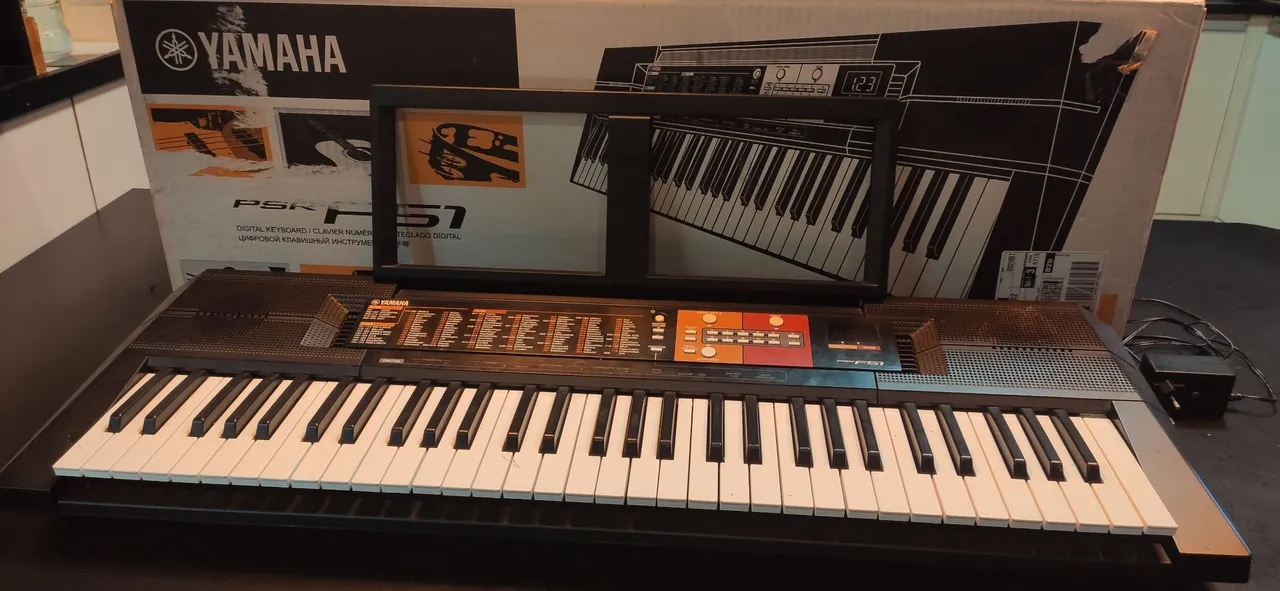 Teclado Yamaha PSR-F51