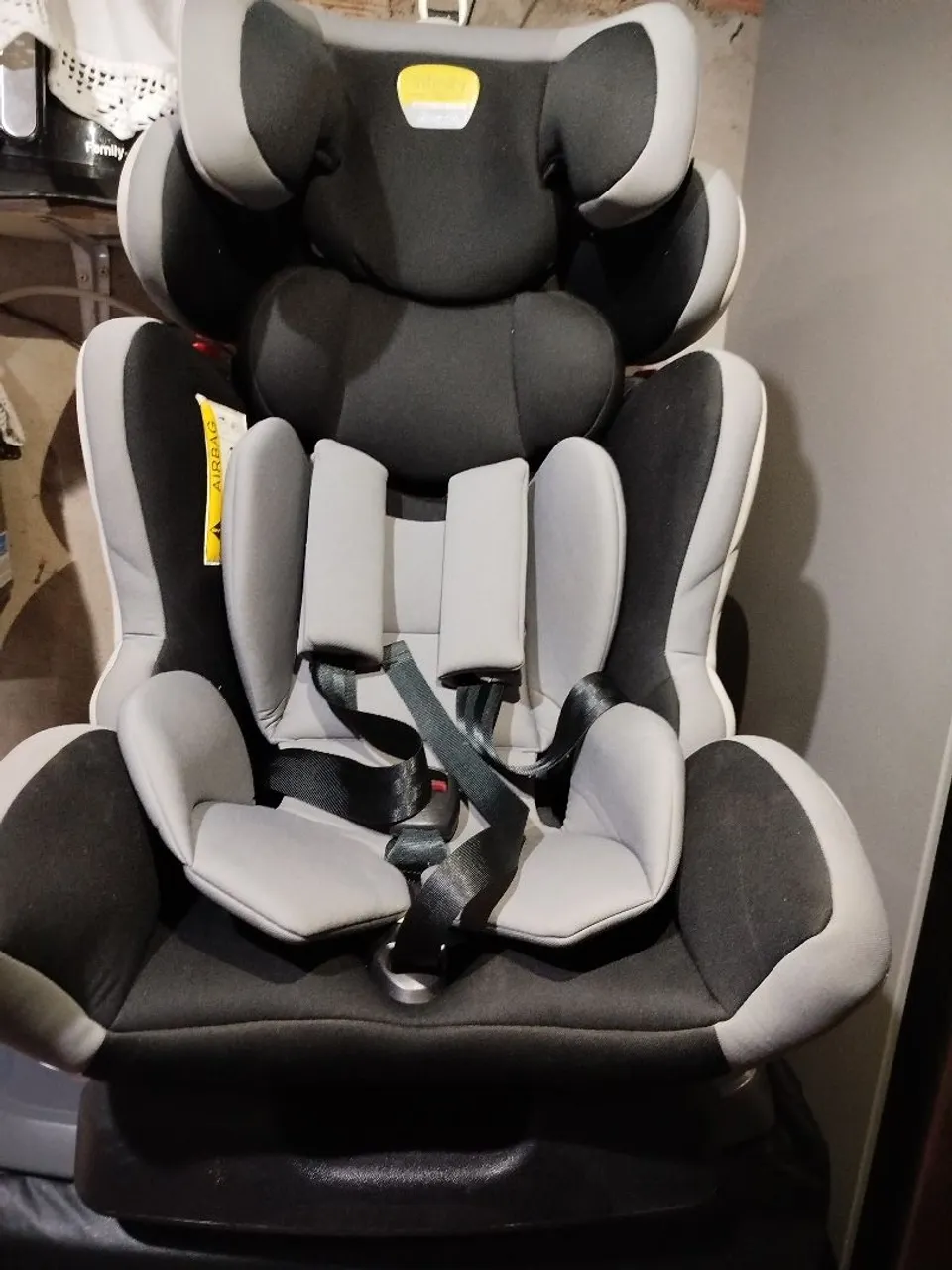 Cadeira Infantil para carro Burigotto de 0 a 36 kilos.