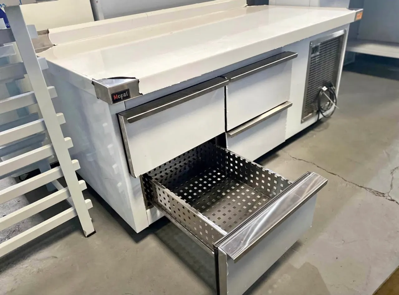 MB Balcão Refrigerado com 3 Gavetas
