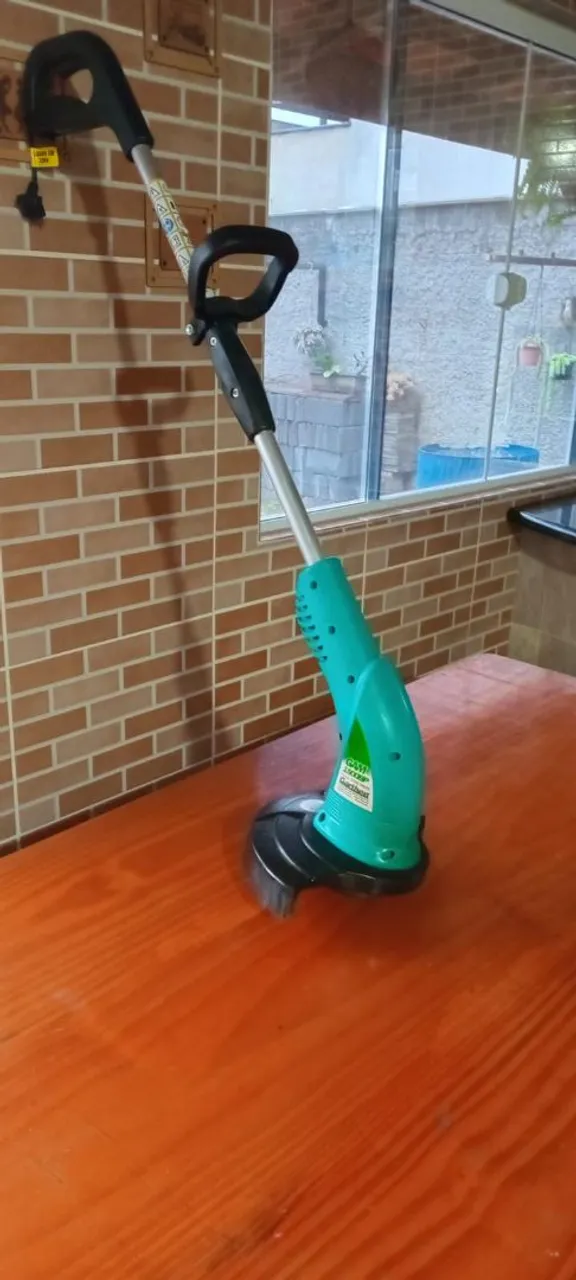 Cortador de grama elétrico