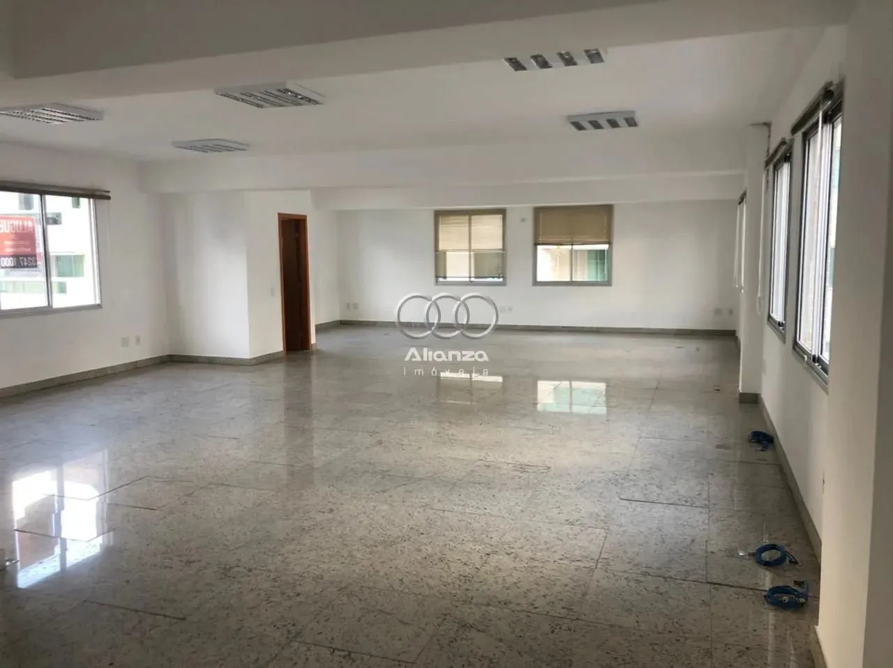 Sala comercial para locação na Savassi.