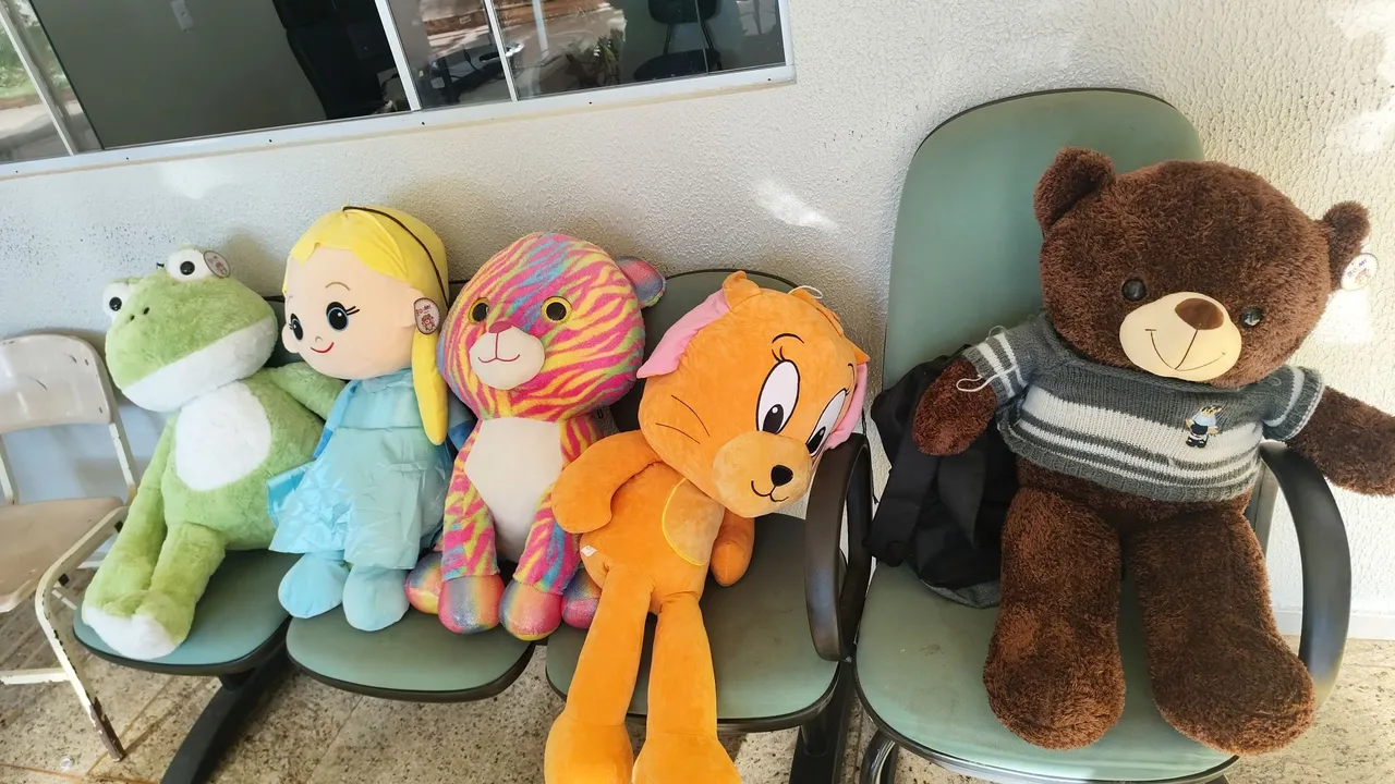 Pelúcias variadas - Urso, gato, sapo e boneca