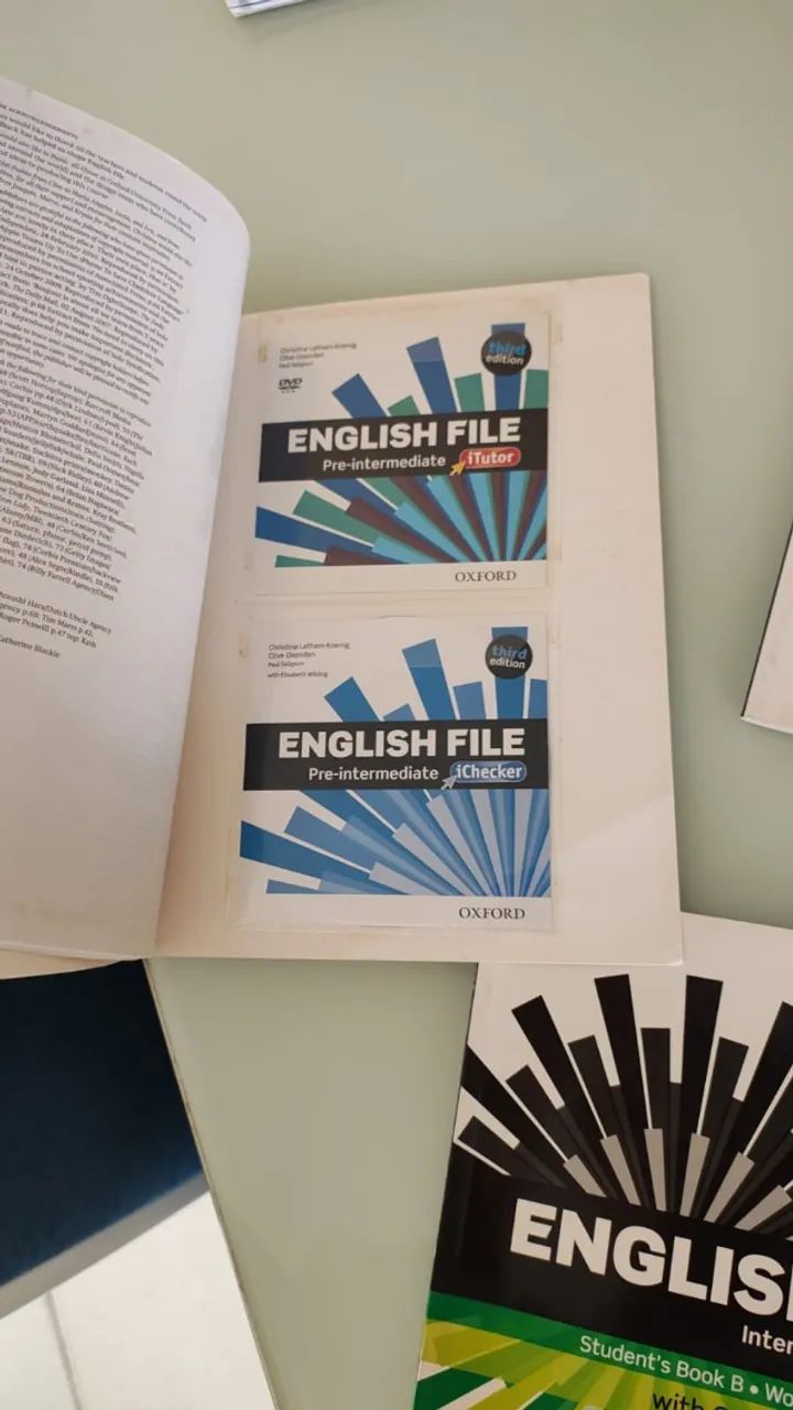 ENGLISH FILE ELEMENTARY, PRÉ INTERMEDIATE E INTERMEDIATE OXFORD - Foto 2