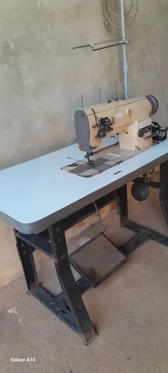 Máquina de Costura Industrial