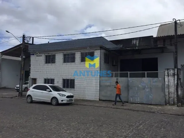 Alugue galpão com 500m² em Boa Viagem, acesso para carretas