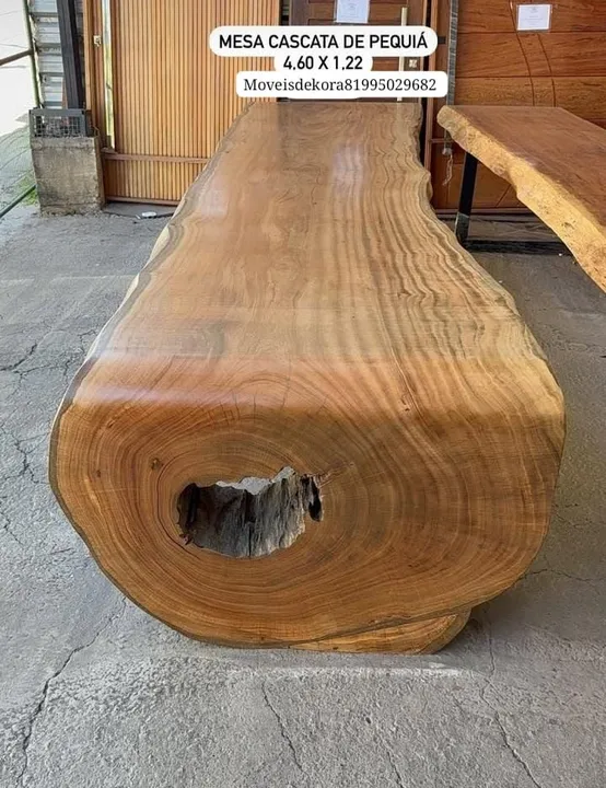Mesa de madeira maciça para área externa