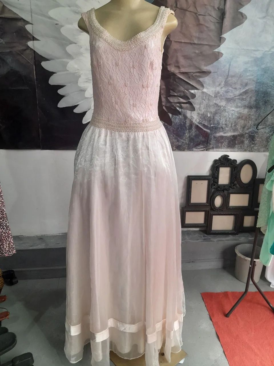 Vestido de renda rosa para festa