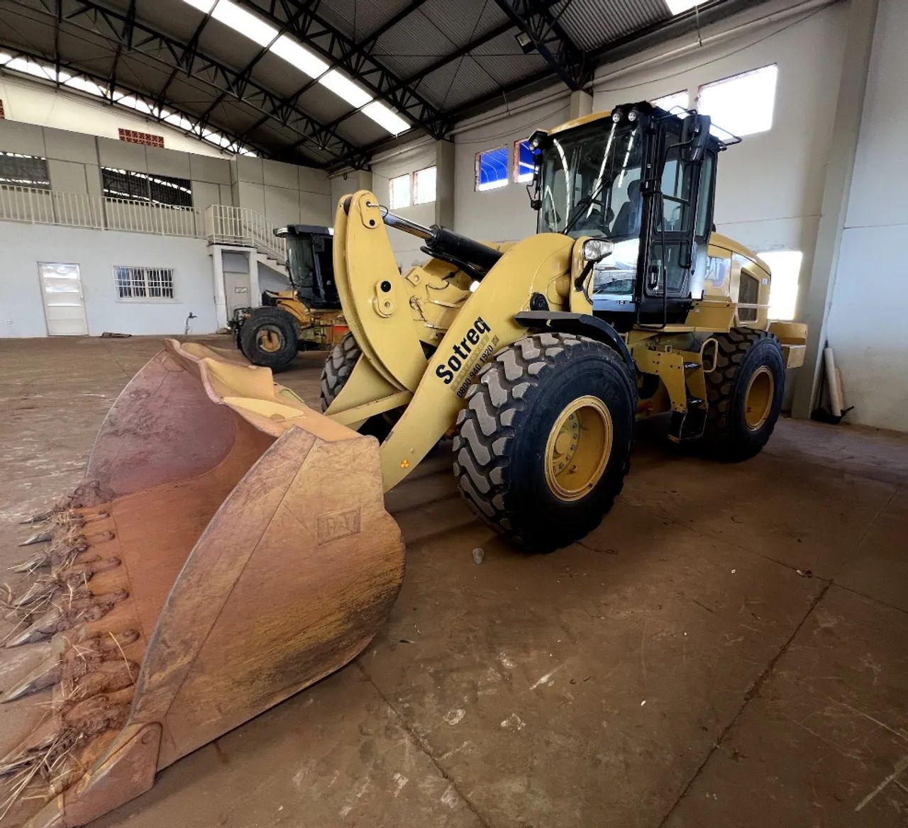 Pá Carregadeira Caterpillar 938 ano 2021 com 6.500 horas e ar condicionado, em SP - Foto 2