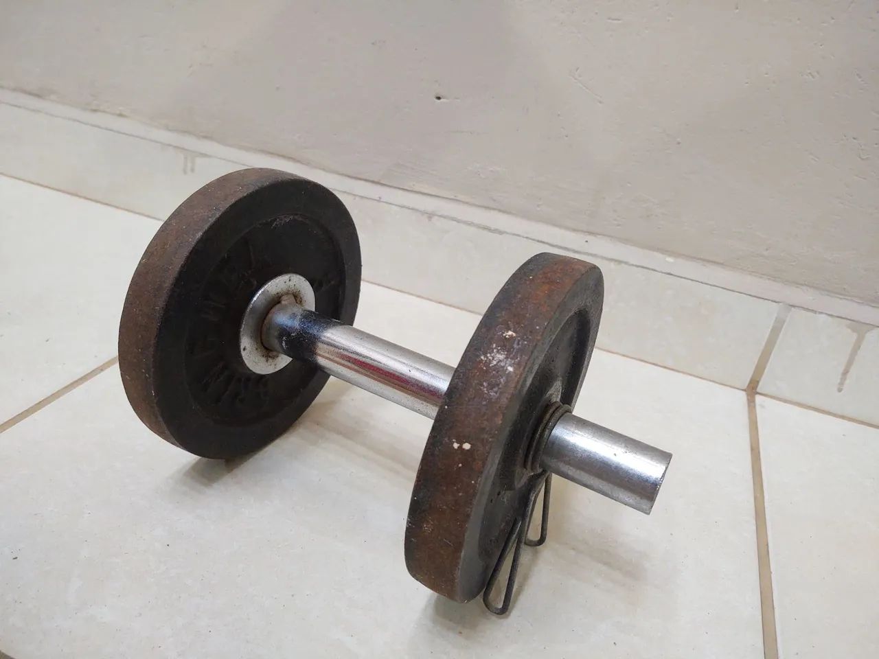 Saco de Pancada, barra fixa de porta e kit com anilha 3kg e barra. - Foto 3