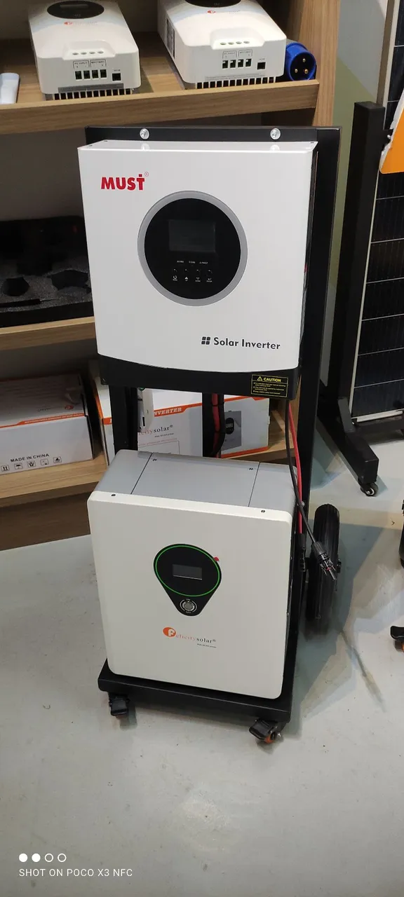 Sistema de Energia Solar Inversor e Bateria
