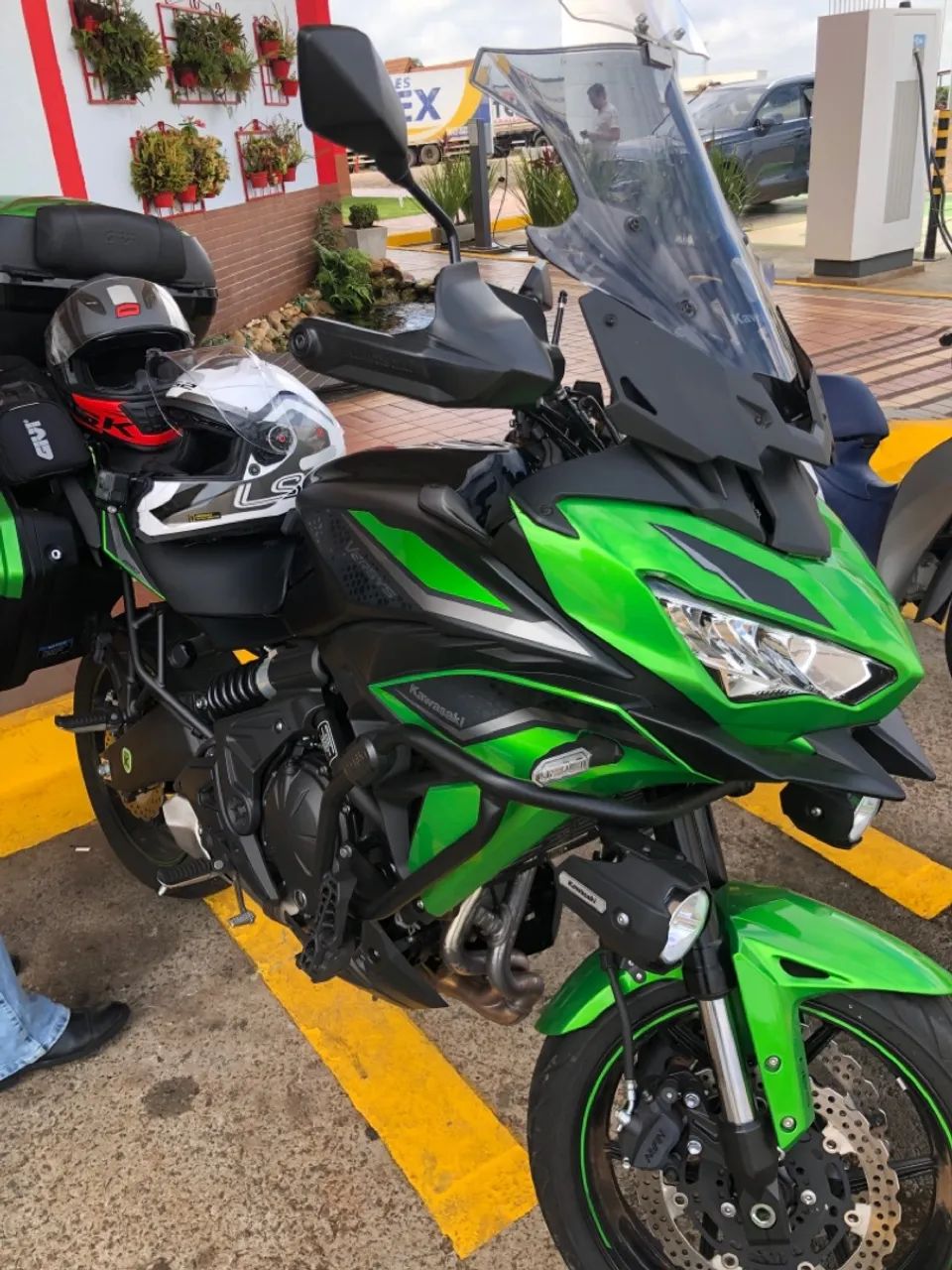 Versys 650 Tourer 23/23 com Acessórios e baixa km - Foto 3
