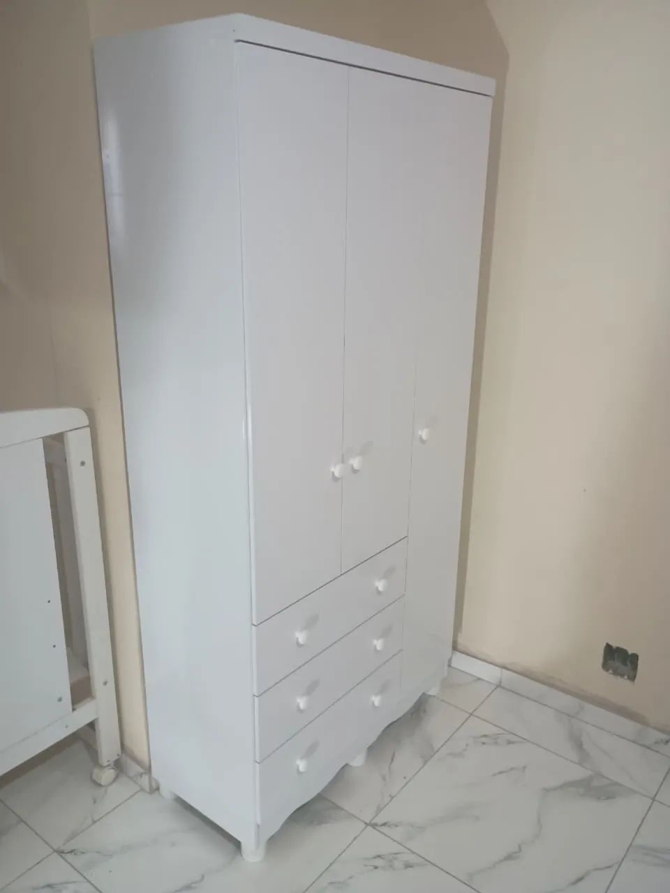 Guarda roupa infantil 3 portas 
