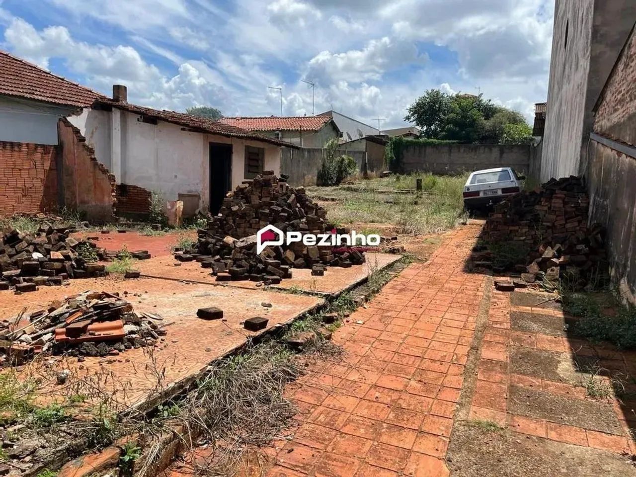 Terreno comercial no Centro de Cordeirópolis-SP