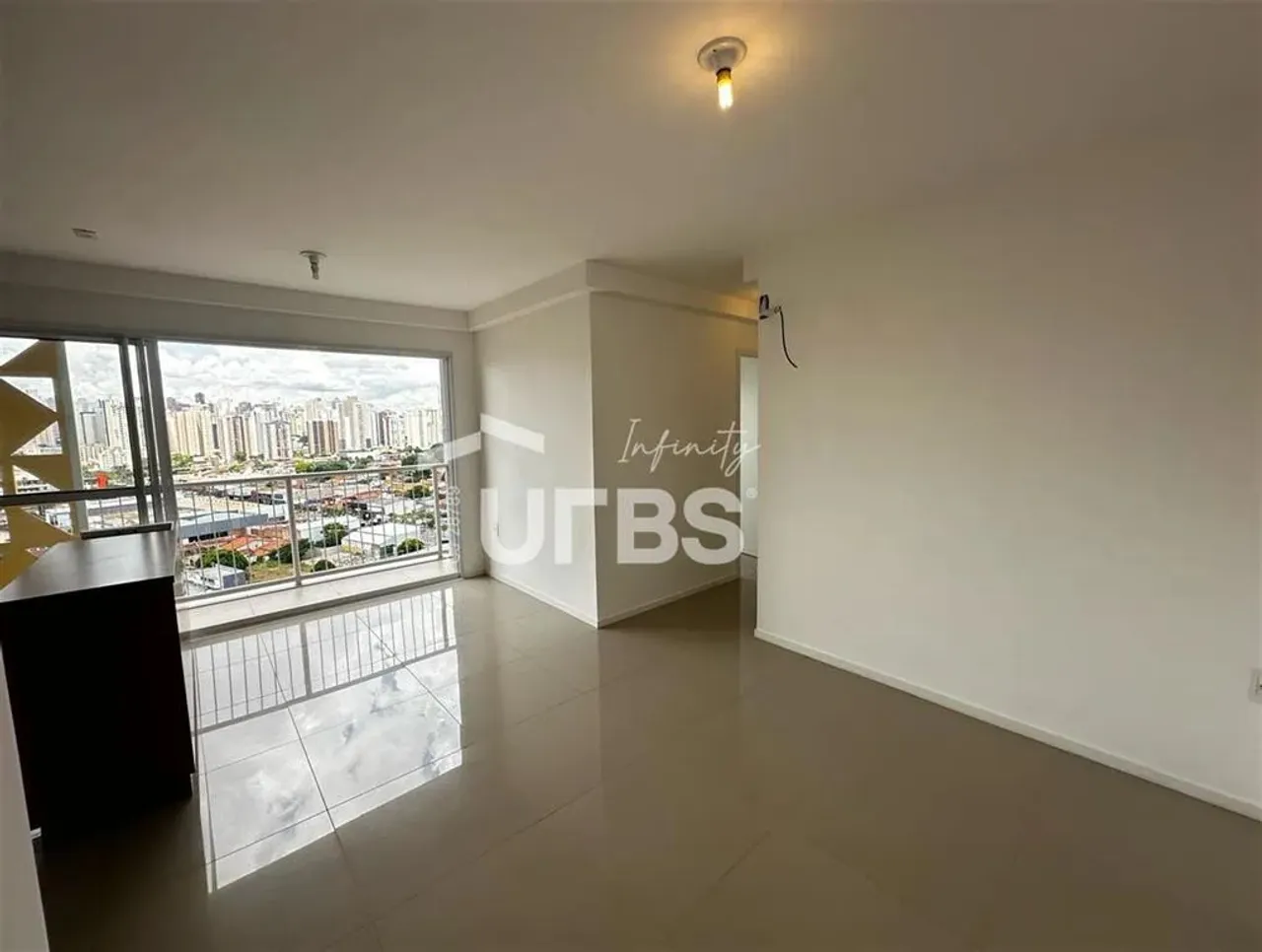 Apartamento moderno e completo com 2 quartos, sendo 1 suíte, em localização privilegiada n