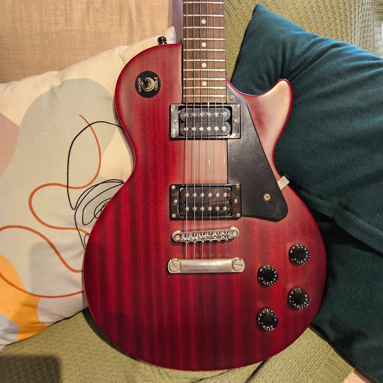 epiphone les paul studio
