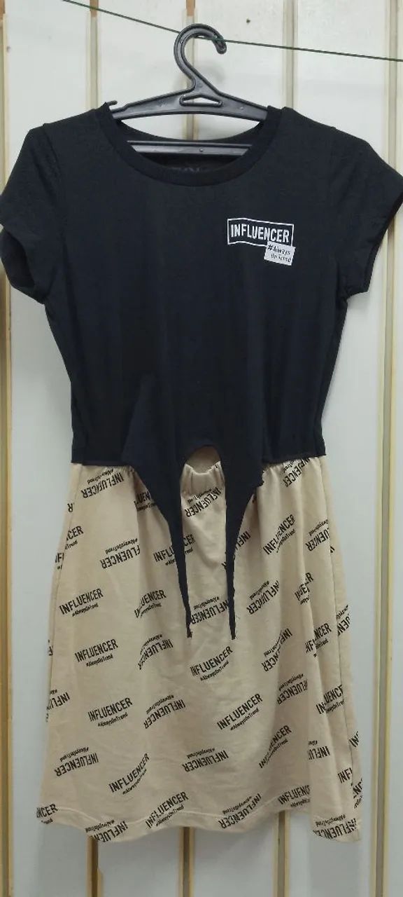Vestido infantil com estampa 'Influencer' - Foto 3