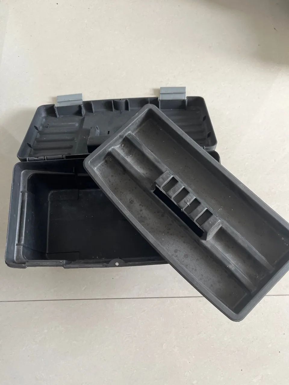 Caixa plástica para ferramentas