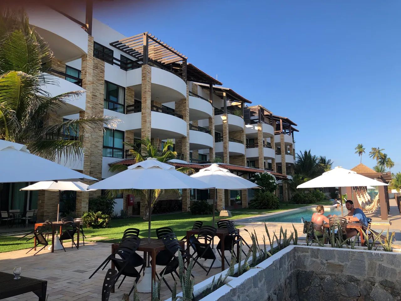 Apartamento pe na areia, no Waterfront Apart Hotel,2 Suites, 88 mq, por R$ 800.000,00