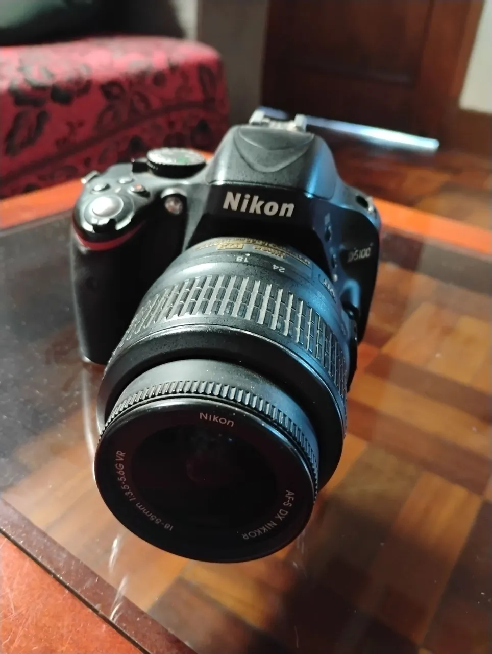 Câmera Nikon D5100 com Lente 18-55mm