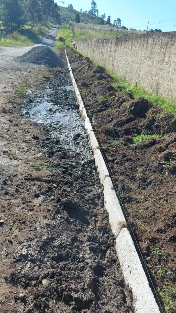 Meio fio de calçada 64840790478978124