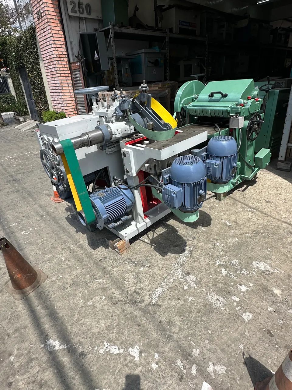 Plaina Moldureira Omil  - Foto 3