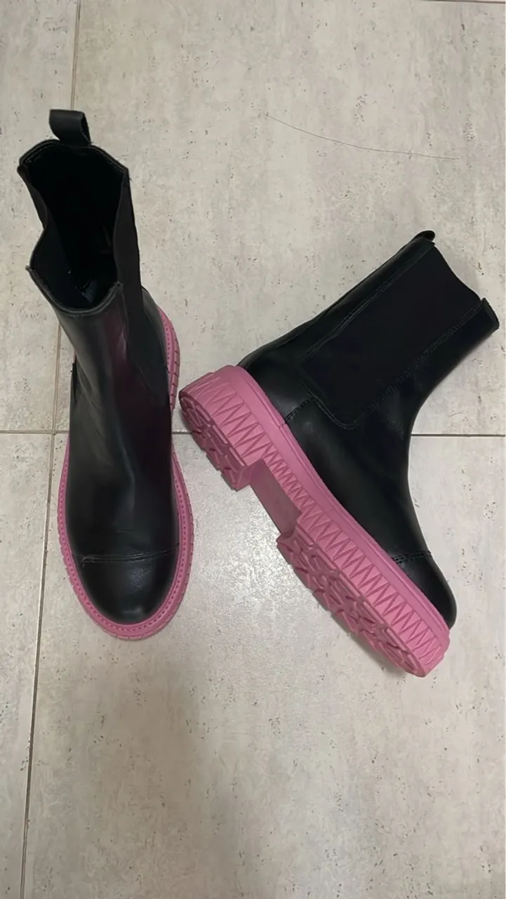 Bota Schutz em couro
