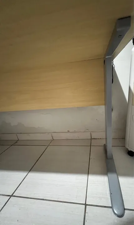 Mesa de Escritório em Madeira Amadeirada