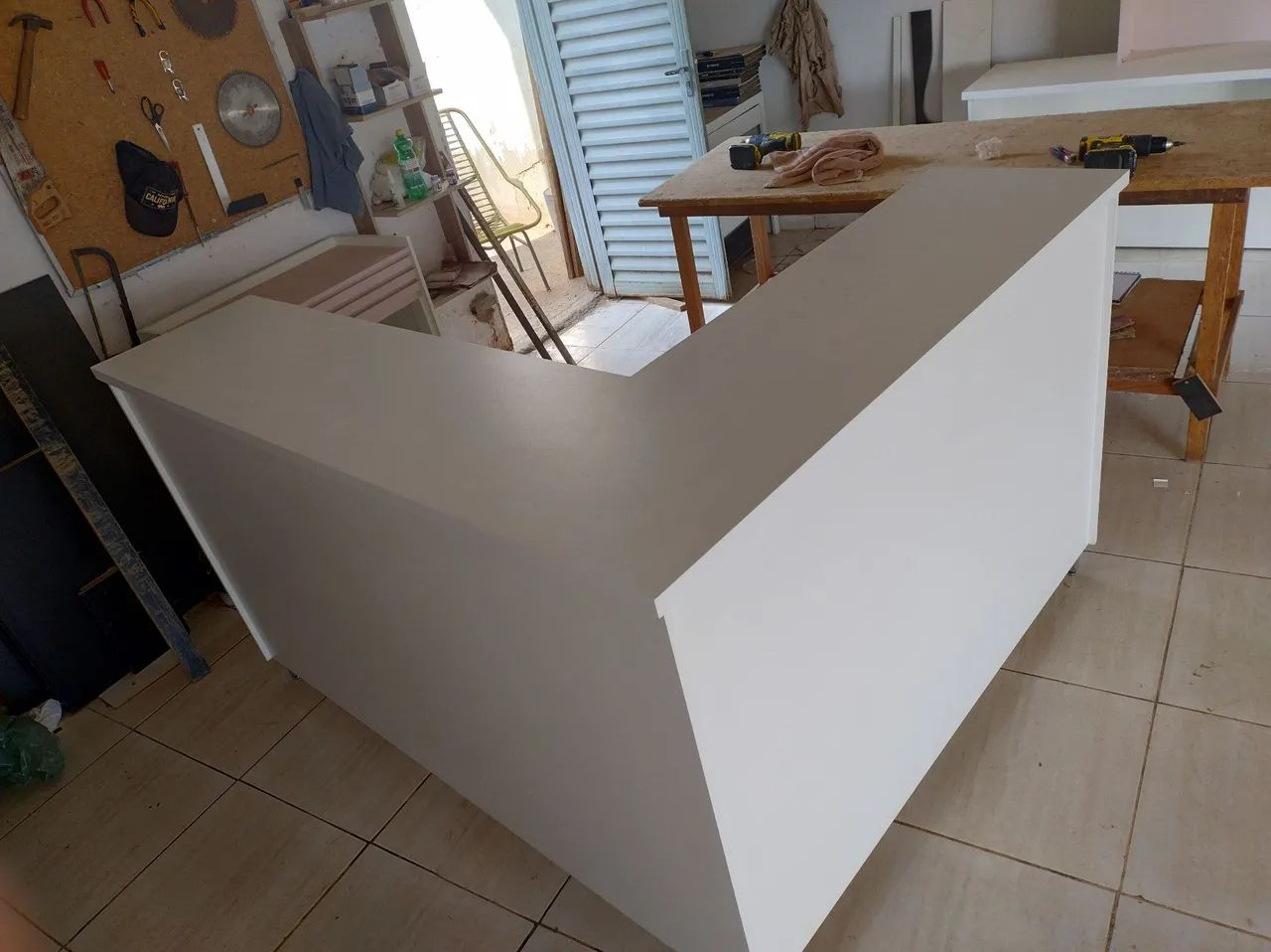 Balcão atendimento todo no MDF branco tx - Foto 2