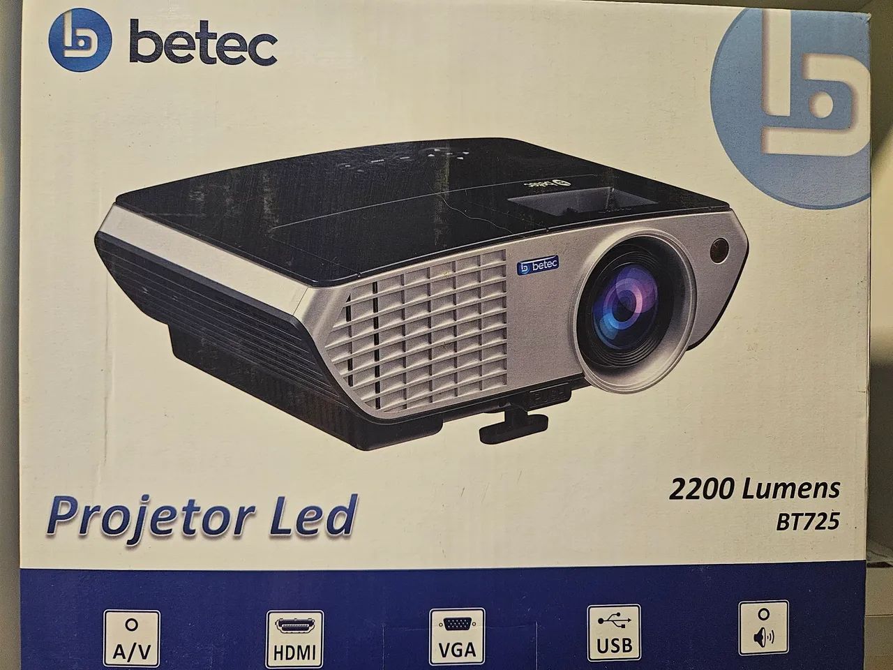 Projetor Betec BT725 e Tela de projeção com tripé 