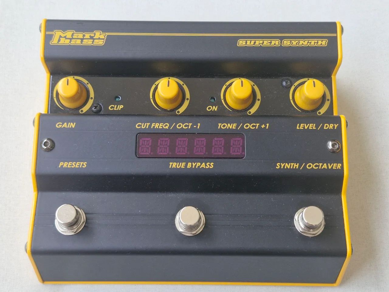 Pedal Mark Bass Super Synth Sintetizador Octaver para baixo