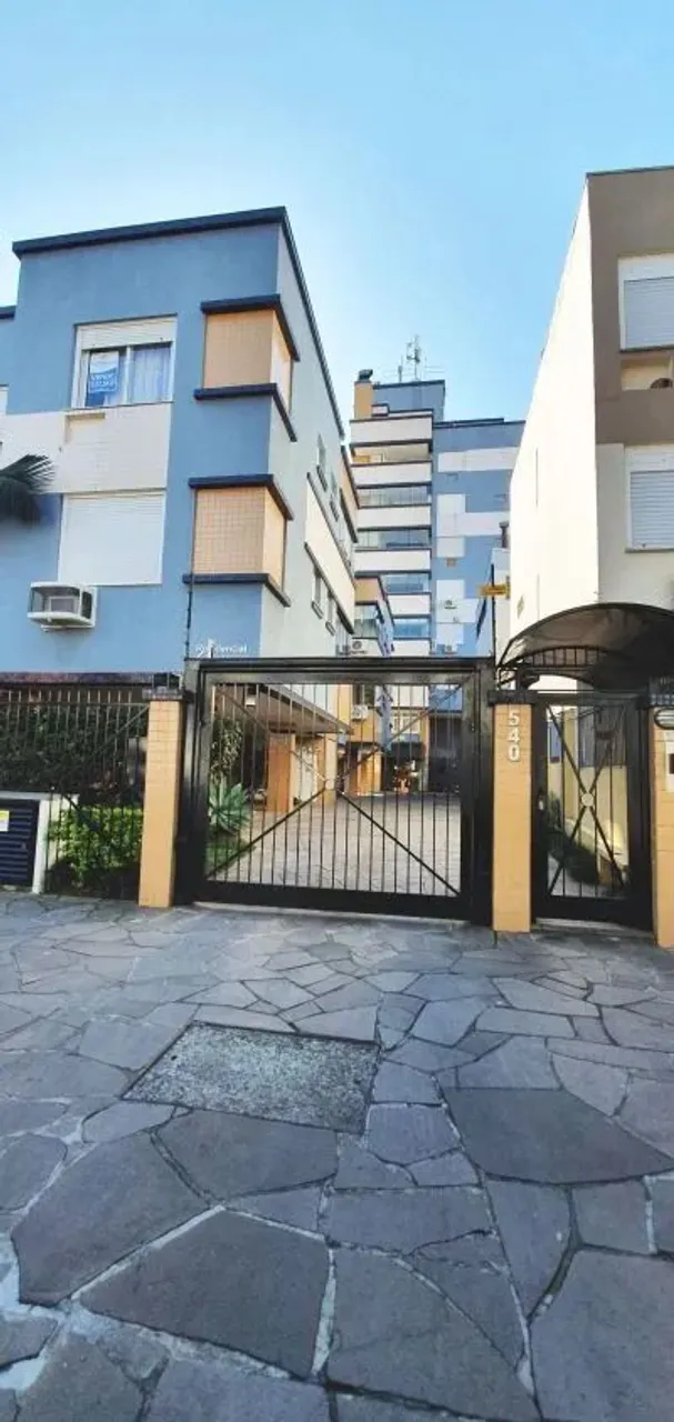 Imóvel para aluguel possui 92 metros quadrados com 3 quartos em Santana - Porto Alegre - R