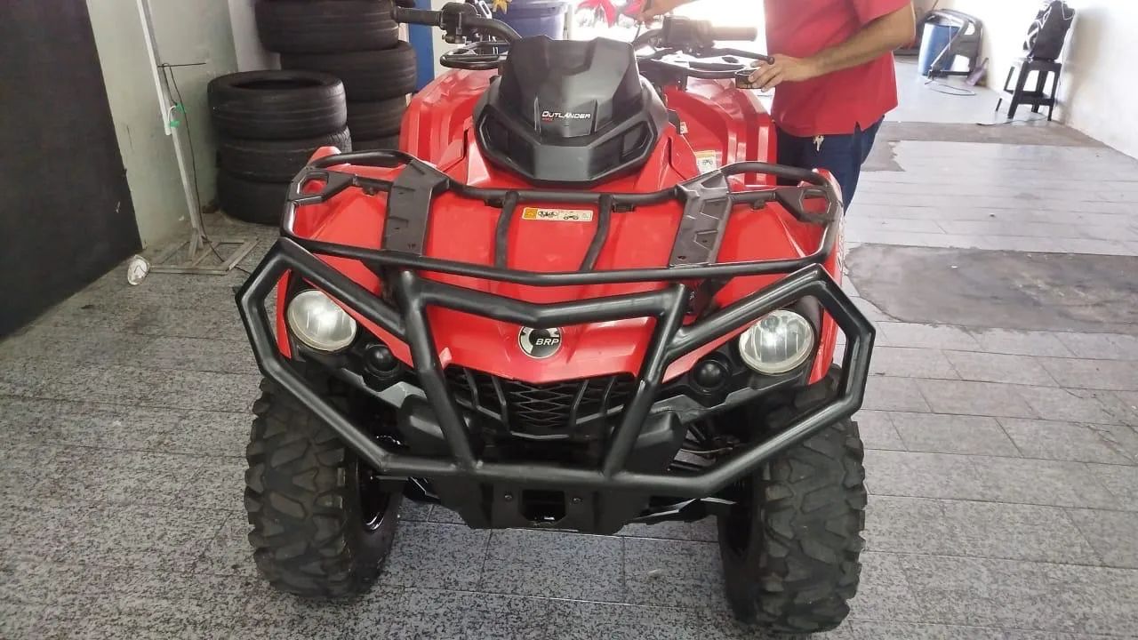 Quadriciclo can am 570 outlander muito novo  - Foto 2