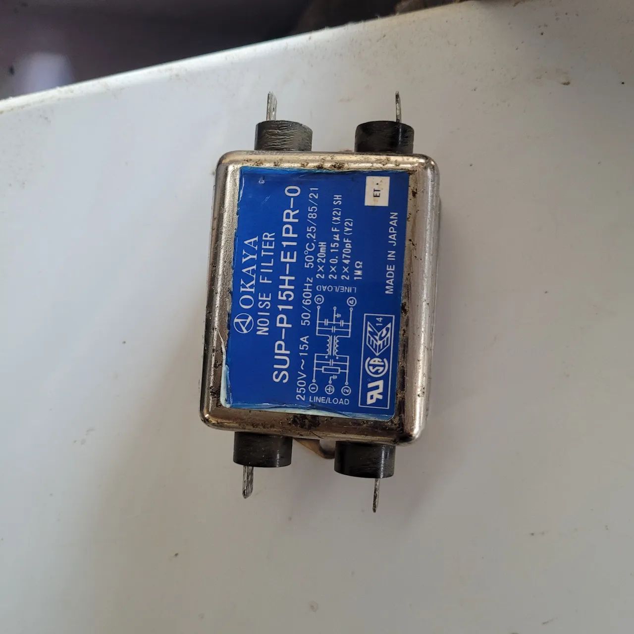 Vende se um filtro de linha okaya 15 amp