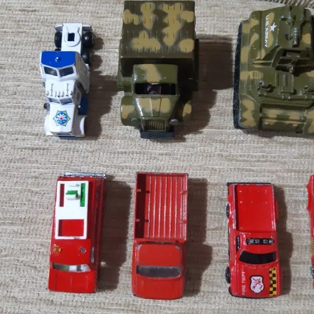  Coleção com 16 carrinhos de ferro - Foto 5