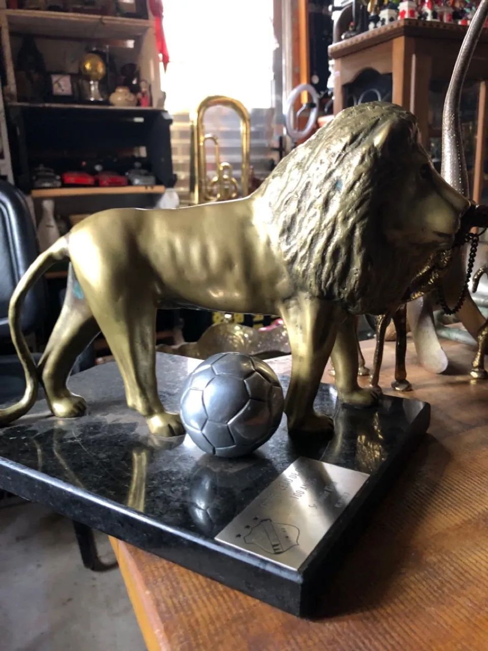 Leão imponente troféu time de Limeira modelo raro bronze - Foto 2