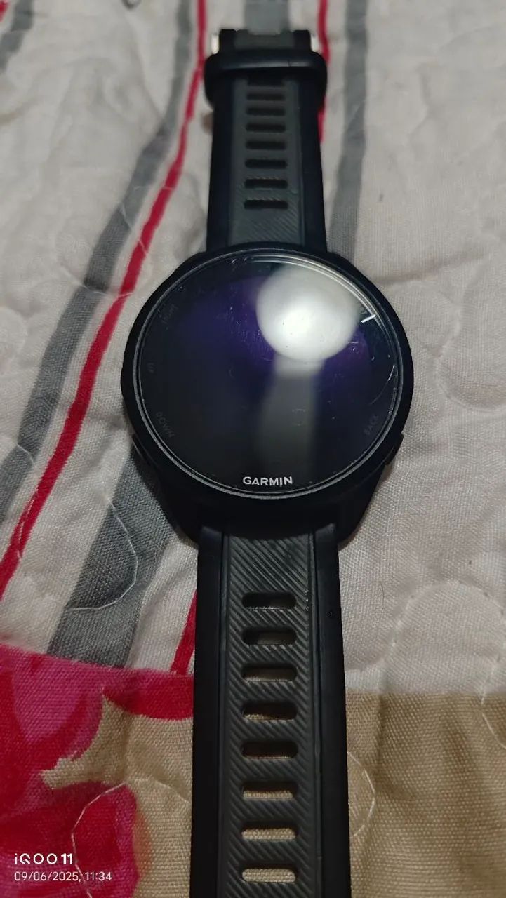 Smartwatch Garmin Forerunner 165 (display queimado)