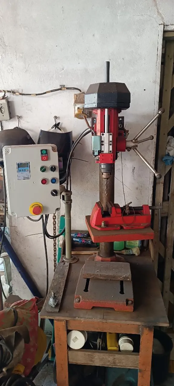 Furadeira de Bancada Industrial