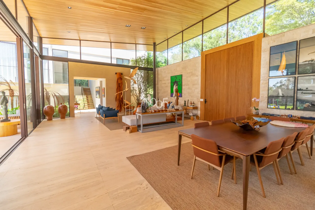 Com uma arquitetura contemporânea e sutil projetada pelo renomado arquiteto Caio Bandeira,
