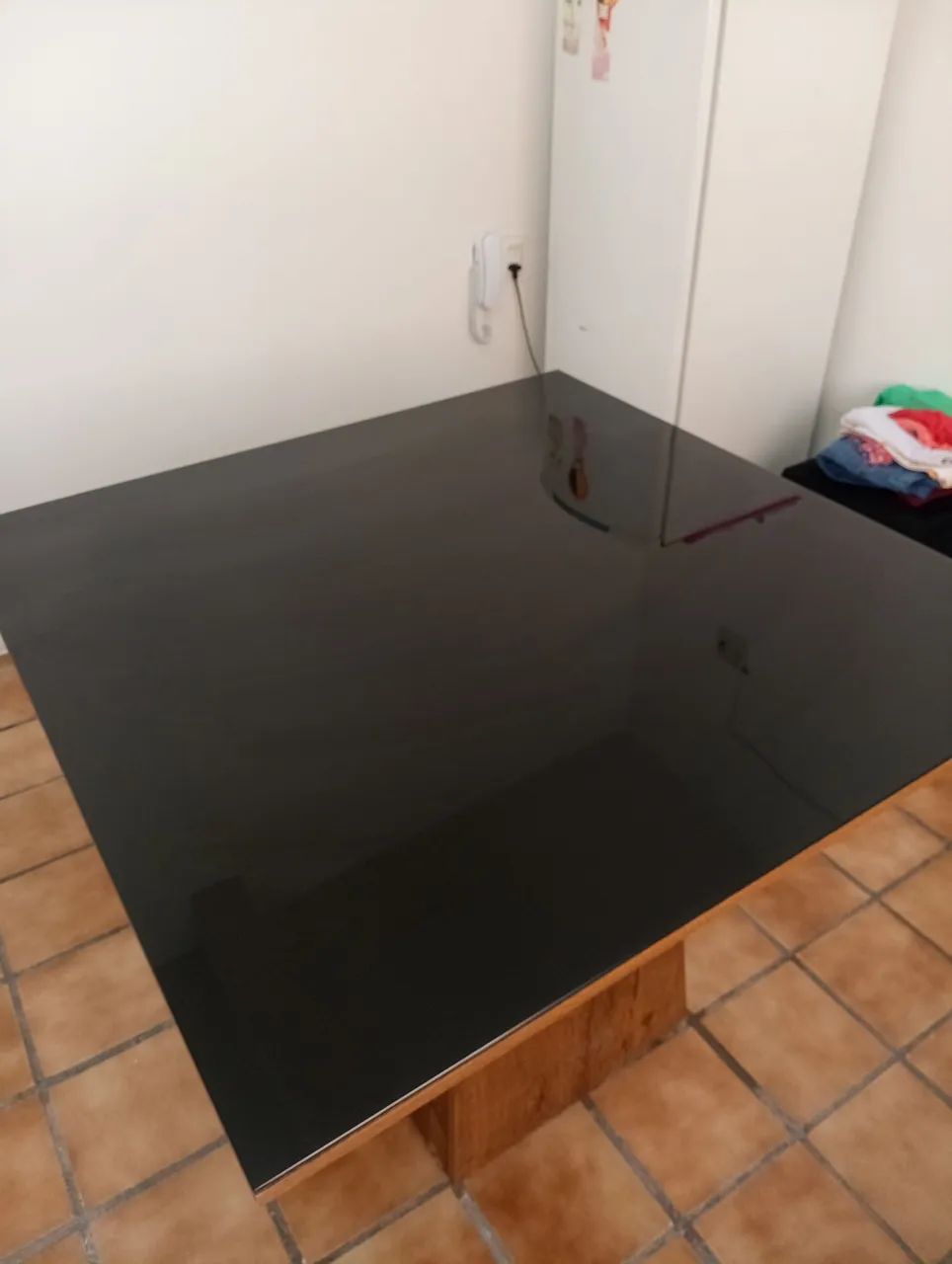 MESA DE JANTAR COM 4 CADEIRAS ÓTIMA  - Foto 4