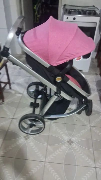 Carrinho de Bebê Rosa -  - Foto 2