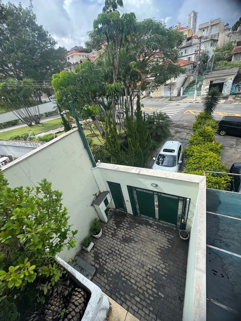 Vende-se ou aluga lindo sobrado Jardim Colombo