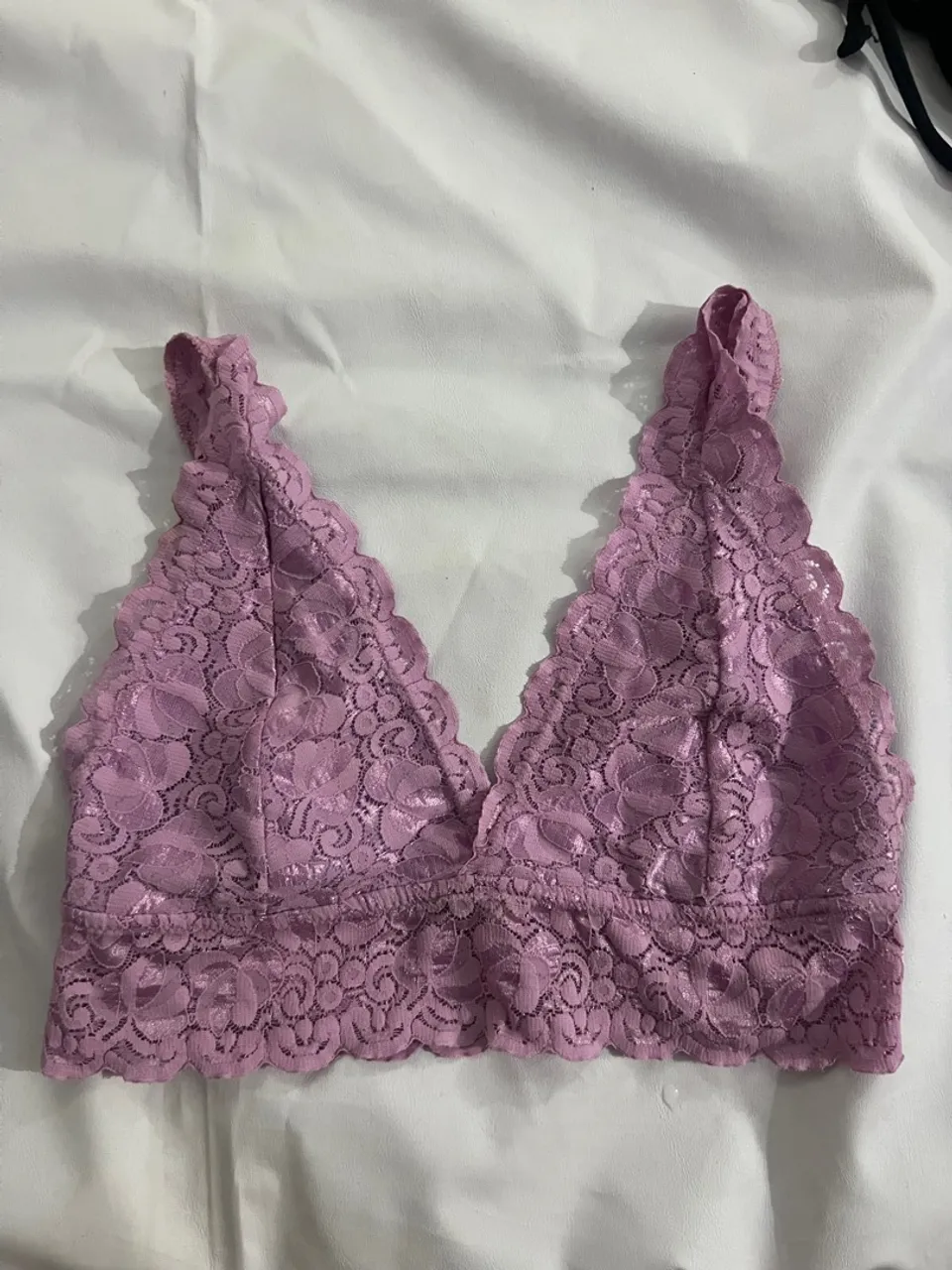 Sutiã top de renda lilás