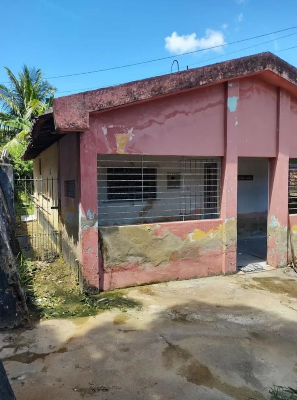 Vende-se CASA com TERRENO GRANDE e ESCRITURA em TRÊS CARNEIRO BAIXO