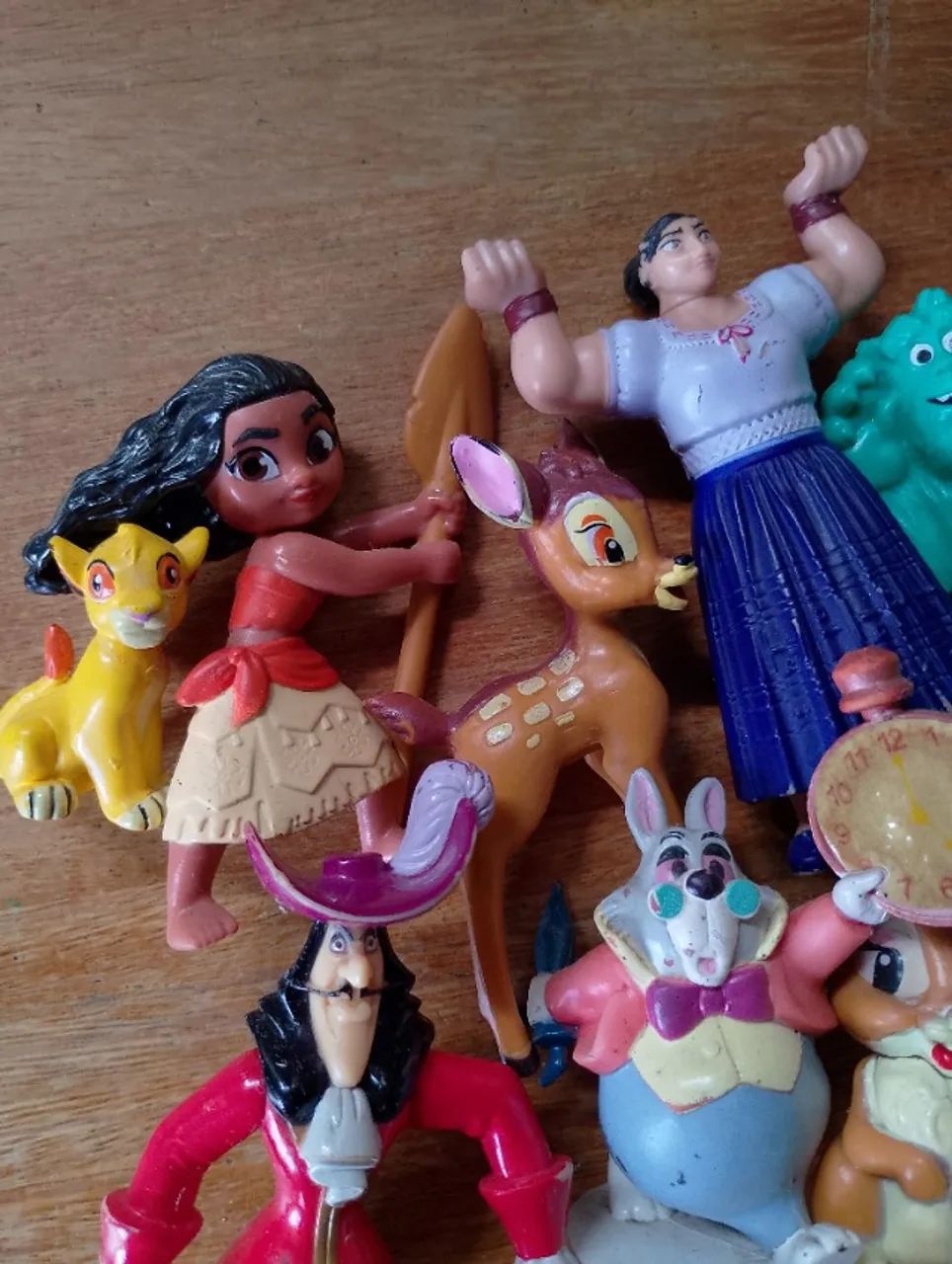 Lote 10 bonecos miniaturas Disney - Foto 5